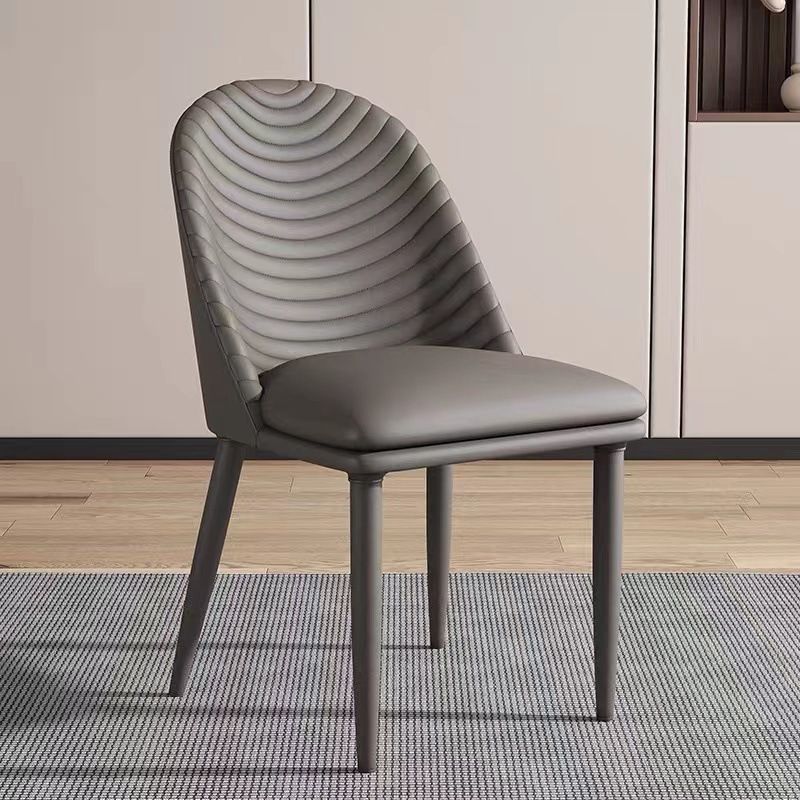 Chaise de salle à manger d'intérieur à base métallique 19" chaise en cuir Parsons large pour restaurant