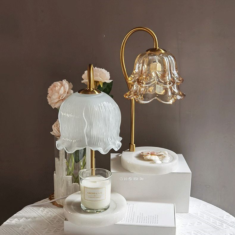 Lampe de chevet de fleur de cire de fleur