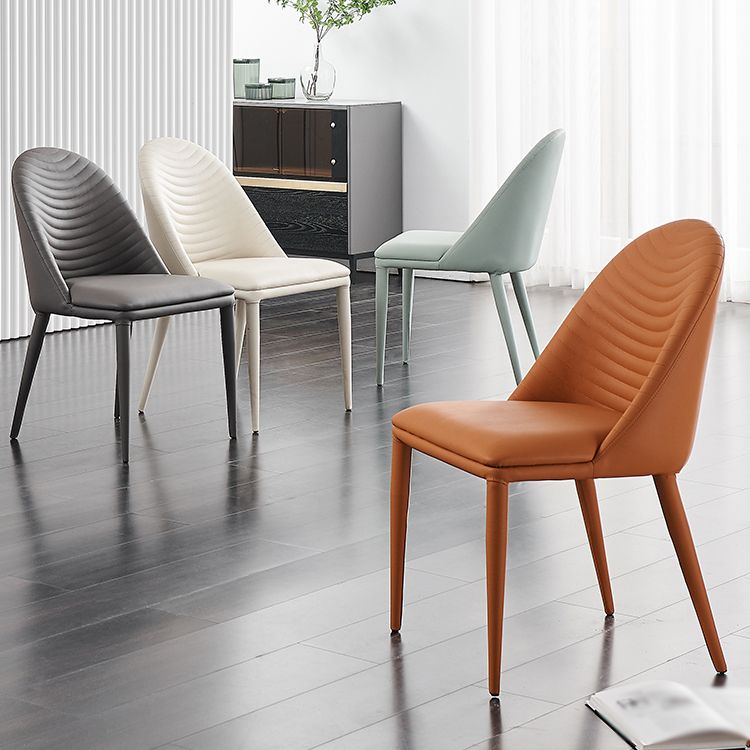 Chaise de salle à manger sans bras tapissée de style contemporain avec dossier solide