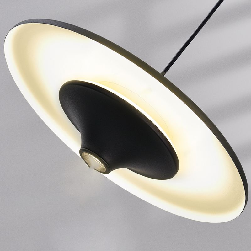 Pendentif en forme d'OVNI nordique Pendoir suspendu coloré pour le salon