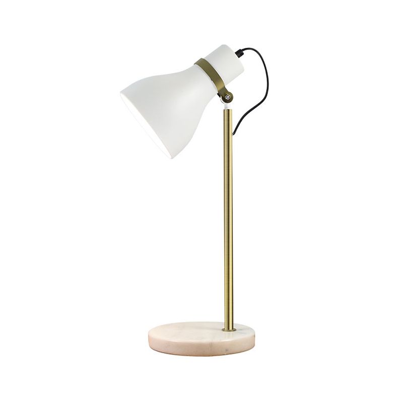 1 tâche de chevet de tête éclairage modernisme lampe de table de nuit blanche avec ombre en métal de trompette