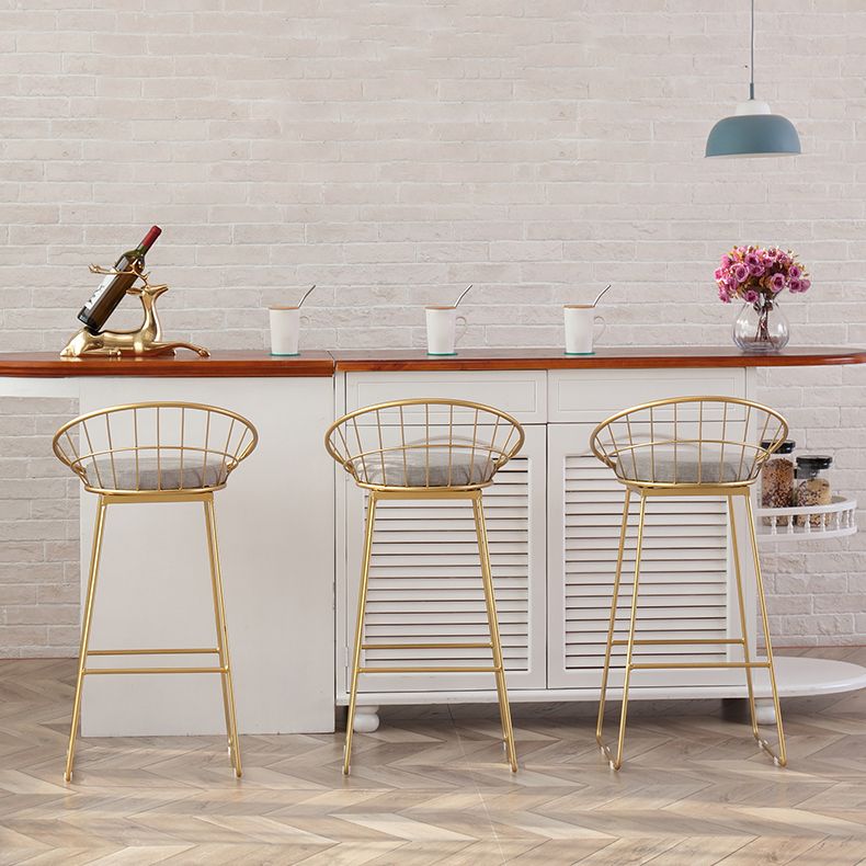 Modern Footrest Counter Bar Stool Bucket Low Back Bar Stool for Coffee Shop