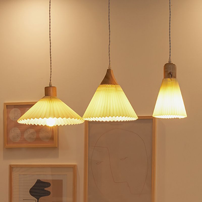 Pleated Fabric Shade Hanging Lamp Nordic Style Single Wood Pendant Lighting for Diner