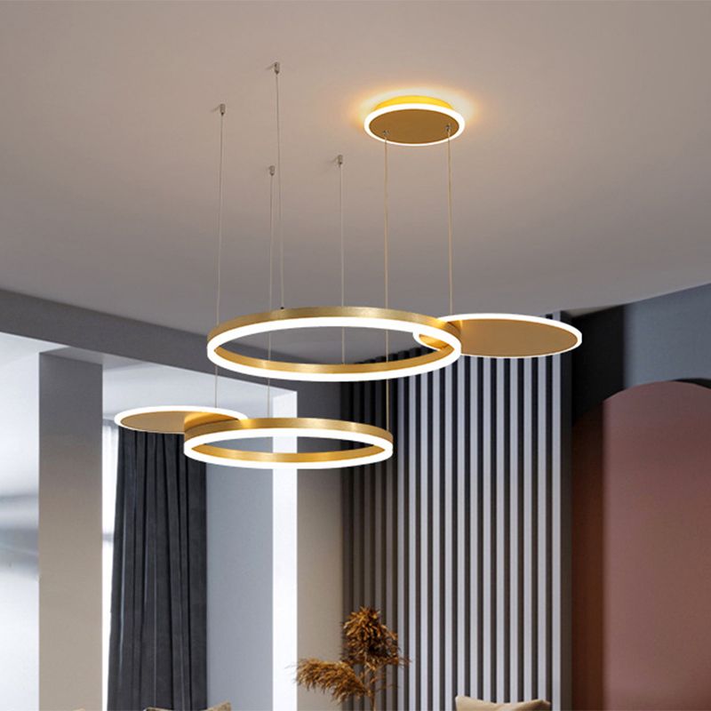 Metallische kreisförmige Multi -Lampen -Anhänger moderne Gold-/Kaffee -LED -Decke Hänge -Fixierung in warmem/weißem Licht