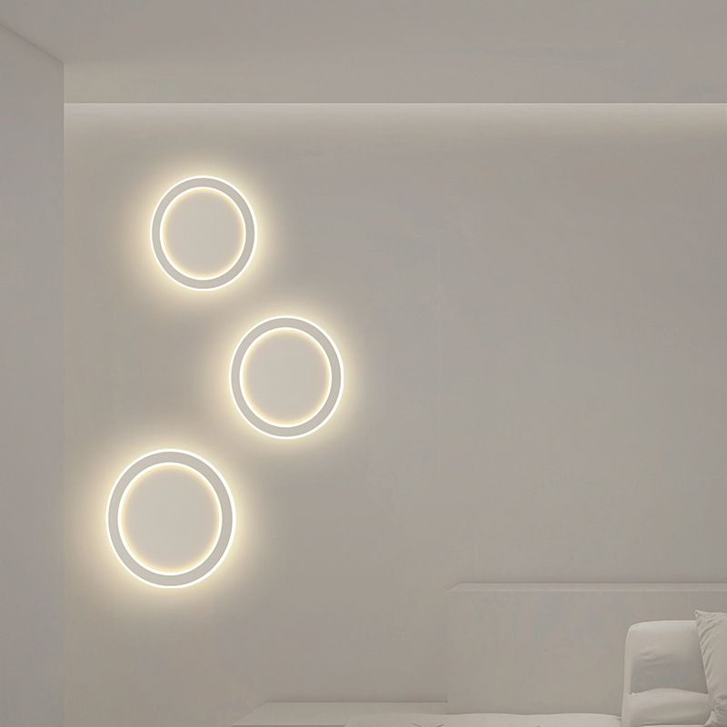 Round Disc Shape Wall Sconce Modern Style Acrylic 1 Light Sconce in White