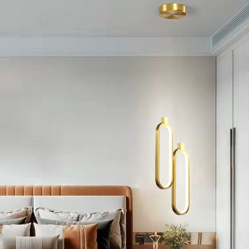 Lumières suspendues linéaires Symiss à montage suspendu en métal moderne pour le chevet