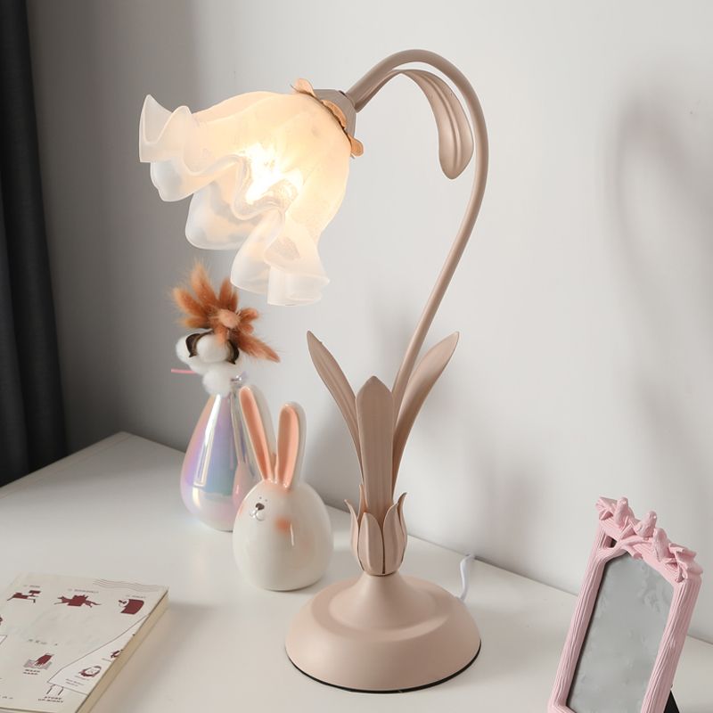 Blumenform gefrostete weiße Glas Nachtlampe Land 1-Licht Kinderzimmer Tisch Licht in Rosa/Grün