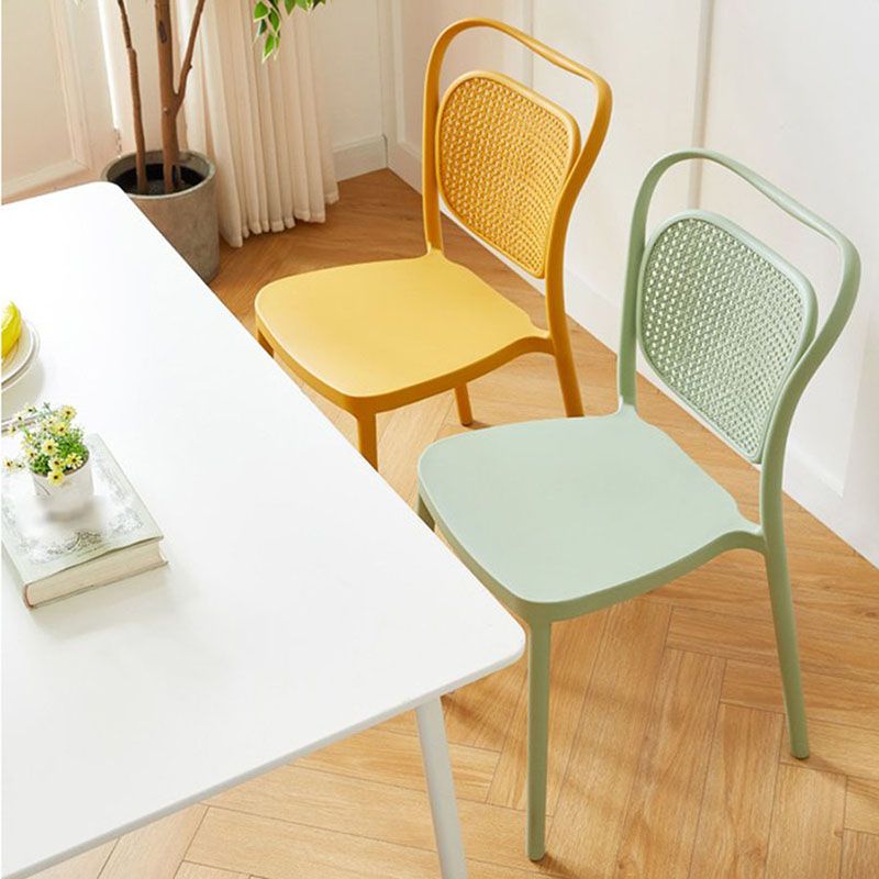 Sillas sin brazos de comedor de plástico de diseño escandinavo para el hogar, silla lateral con respaldo abierto