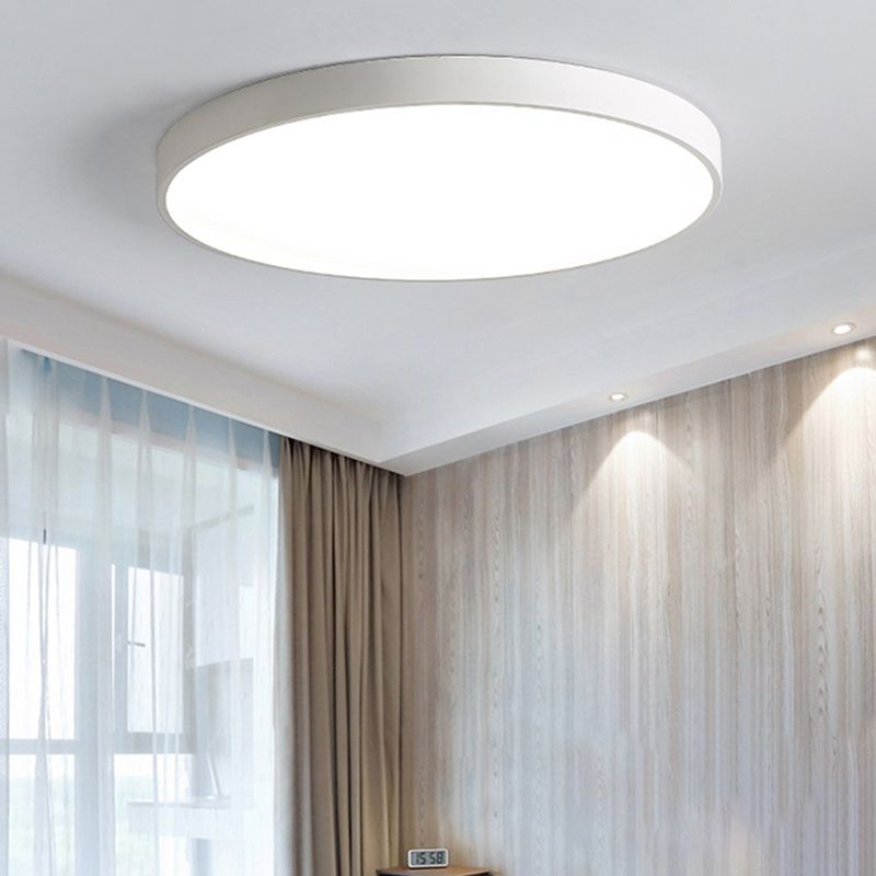 Luminaire encastré géométrique près du plafond, éclairage encastré moderne