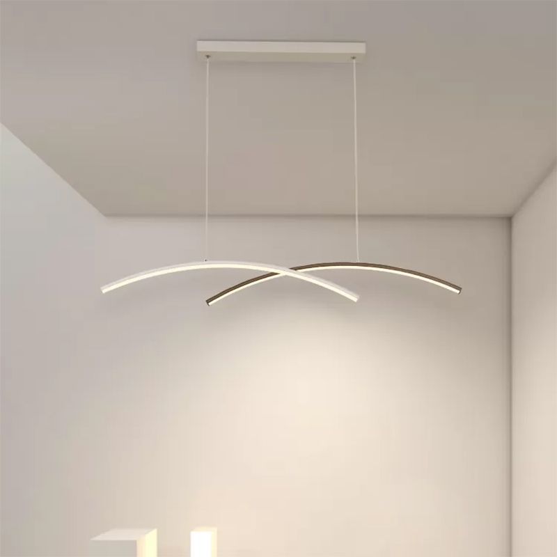 Nordische moderne Kronleuchterlampe Linear schwarz -weißer Inselanhänger für Esszimmer
