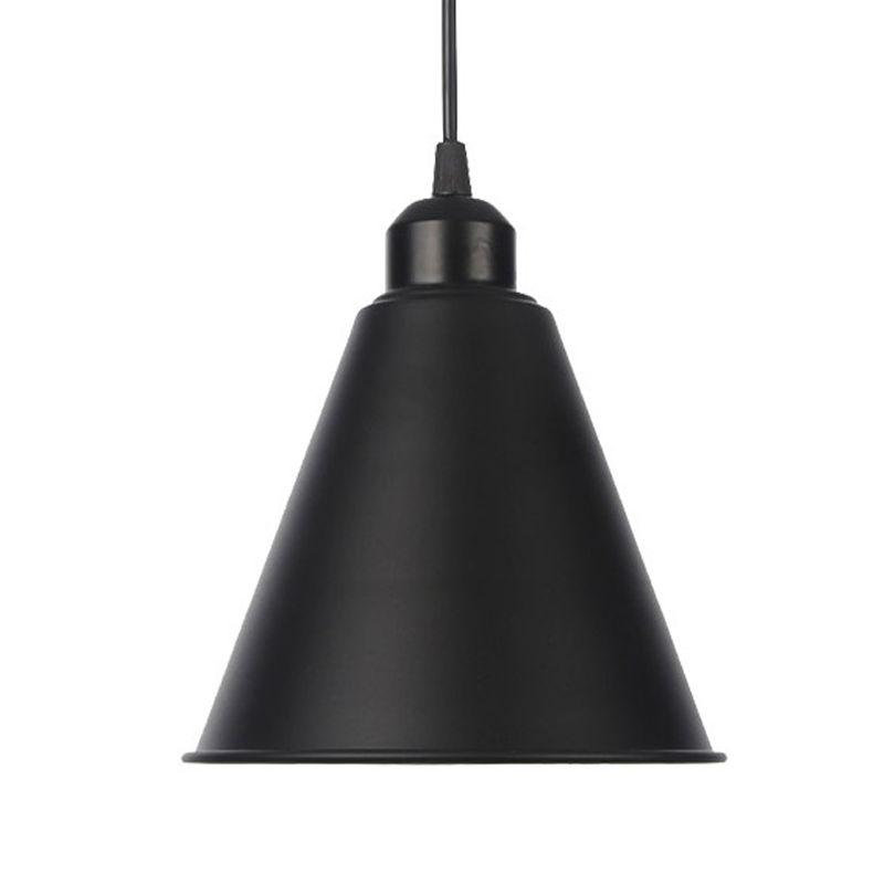 1 Éclairage pendentif intérieur léger Ferme de suspension noire / blanc avec un cône / ombre de métal wavy / large éteinte