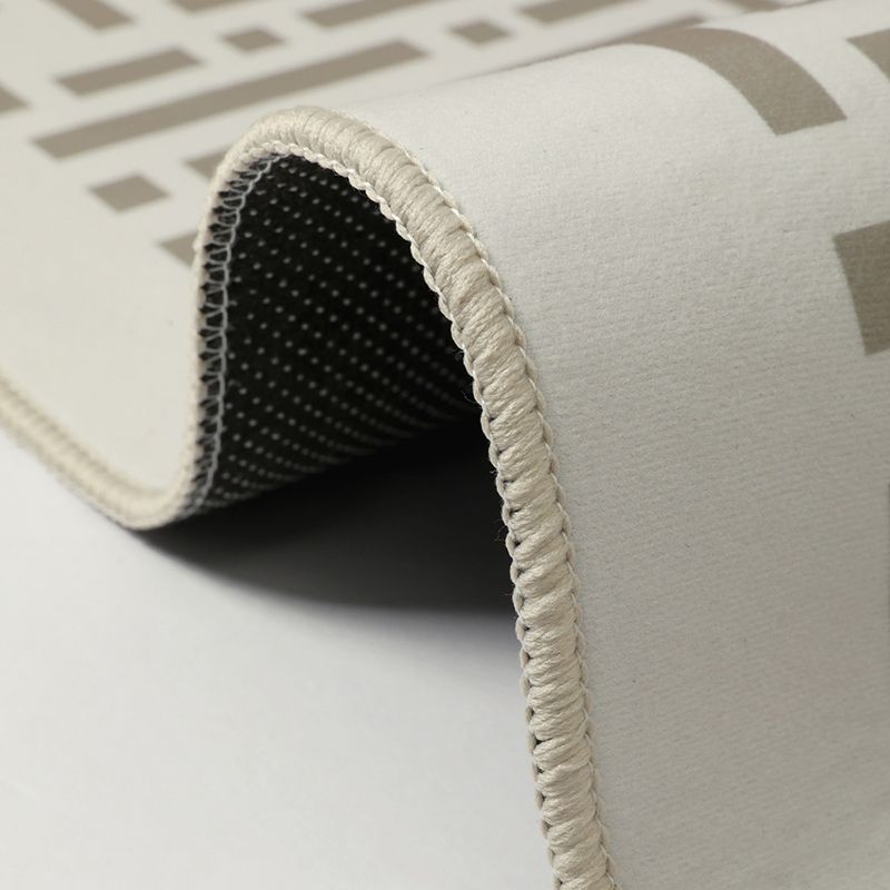 Modern Indoor Rug Polyester Graphic Rug Stain Resistant Rug for Living Room