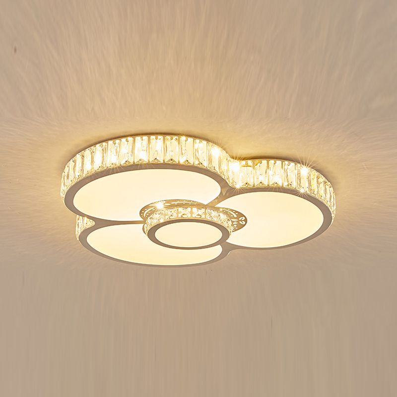 Lámpara de techo LED de estilo moderno cerca del accesorio de iluminación de techo con pantalla de cristal