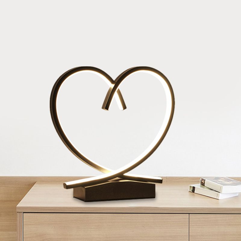 Coeur aimant en bois table de table de nuit simplicité en noir / blanc / bois d'éclairage de bureau LED pour la chambre à coucher