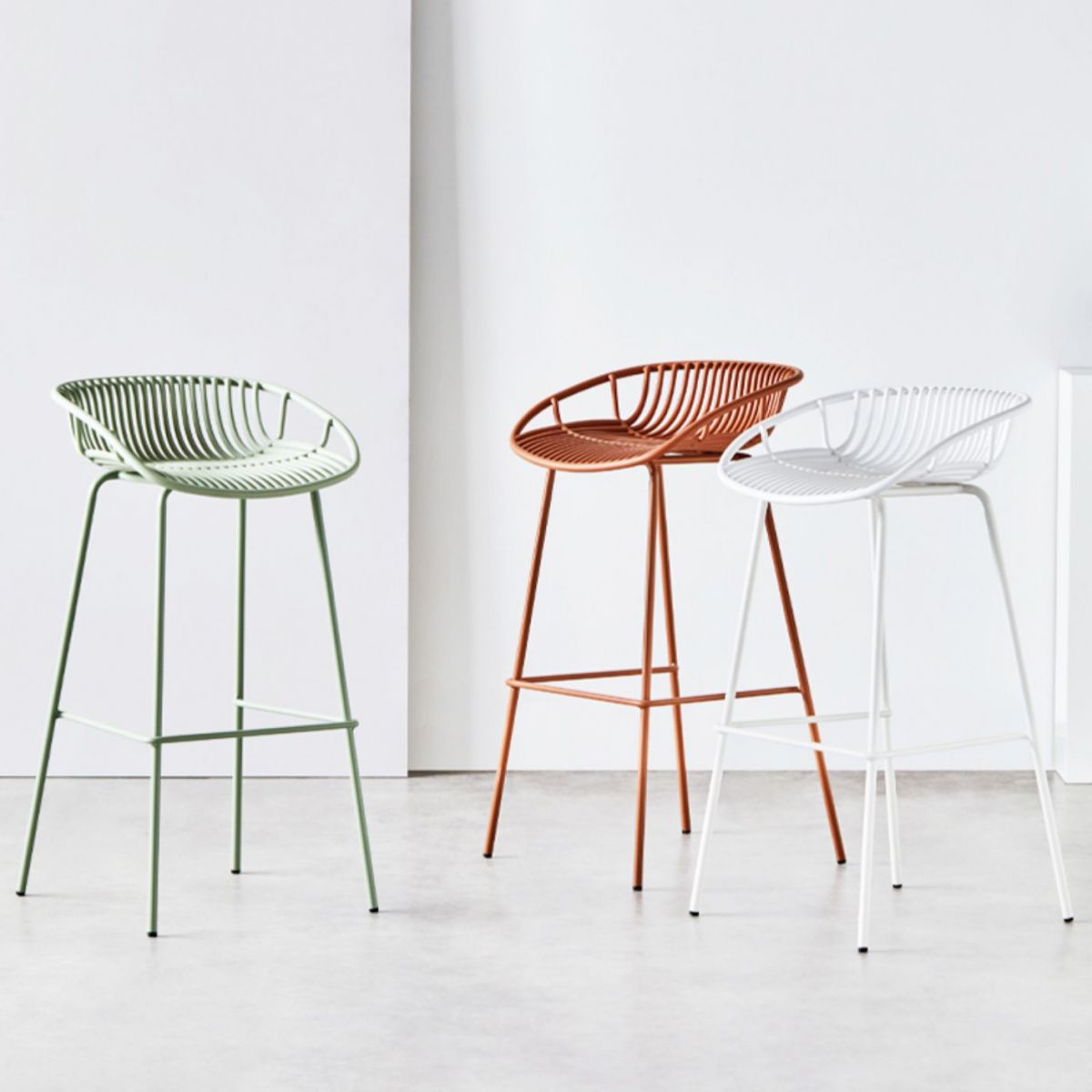 Contemporary Metal Barstool Plastic Stool in Matte Finish for Indoor
