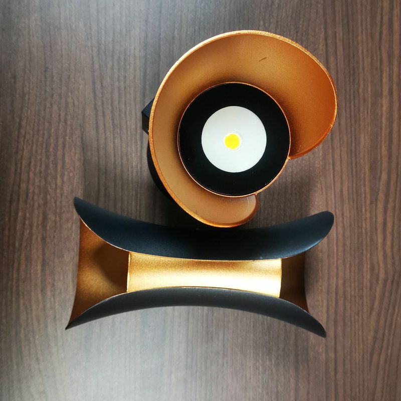 Curl Shape Wall Light Modern Style Metal 1 Light Wall Lamp in Black/White