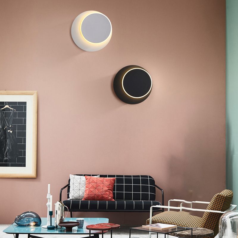 Modern Style Wall Sconce Metal 1 Light Sconces in Black / White