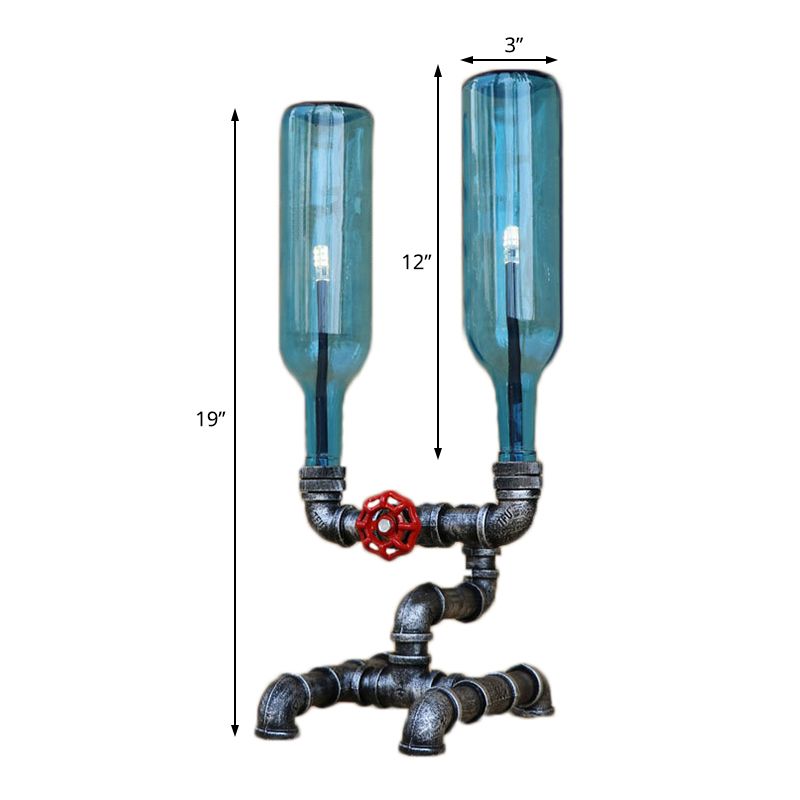 Lampada da tavolo argento antico a 2 lampadine Lampada da tavolo industriale con paralume per bottiglia di vino in ferro e vetro con base a tubo