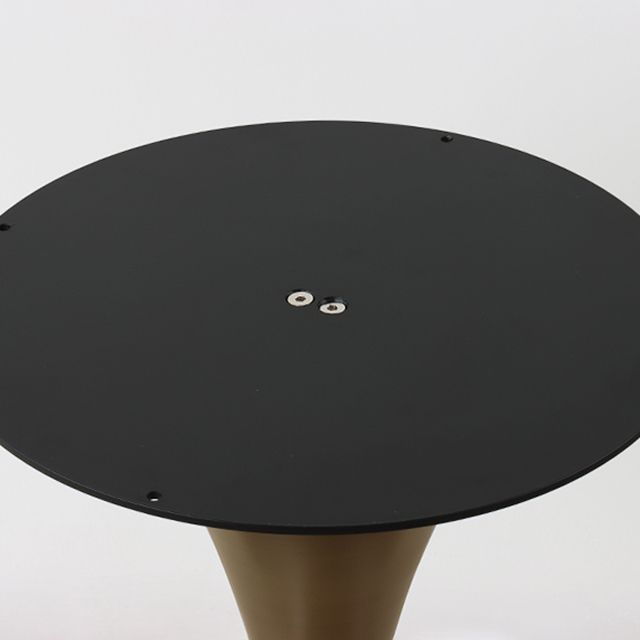 Traditionele luxe tulpenbasismeubels rond steen eettafel voor thuis