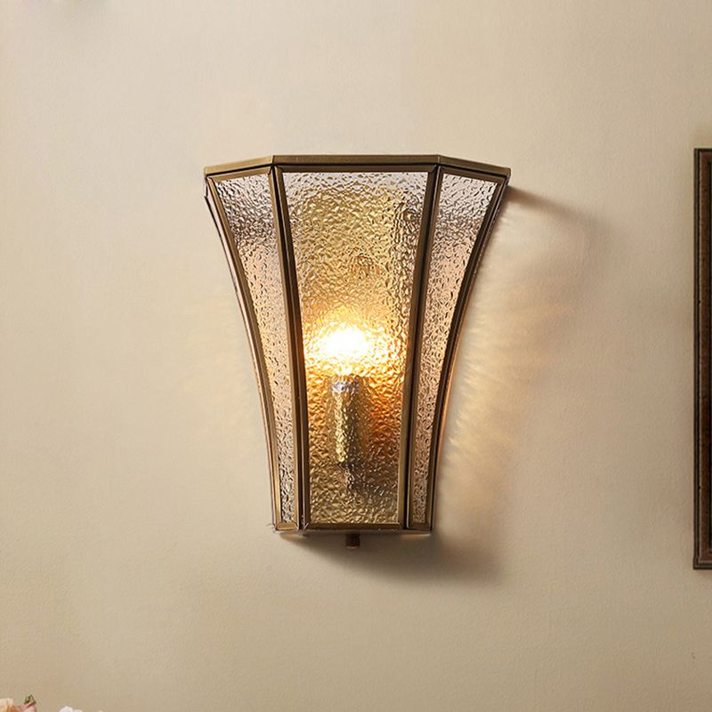 Tonalità sfarlata con lampada a parete smussata con la parete antica antichiplesso di illuminazione a parete singolo