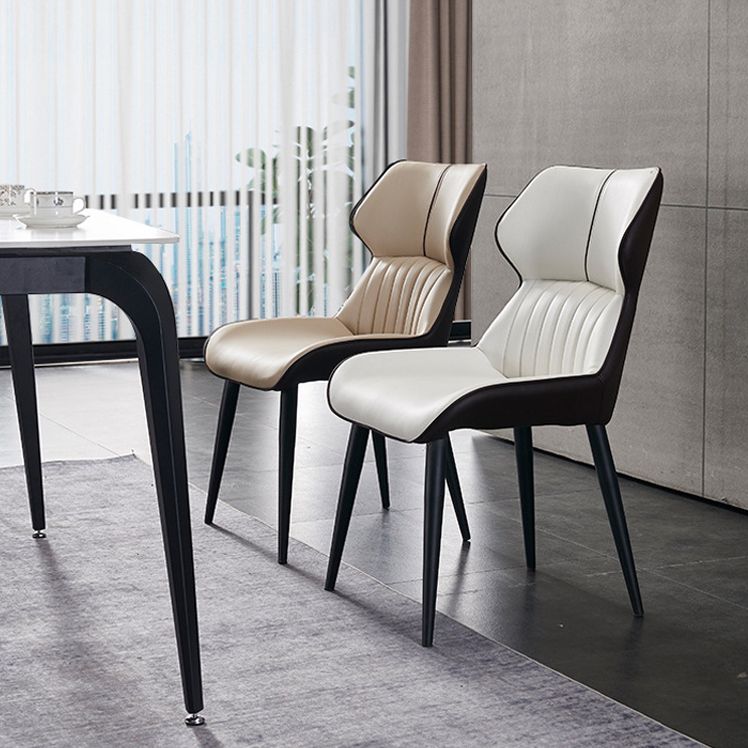 Sillas de comedor contemporáneas Sillón Parsons curvo de cuero para Brasserie