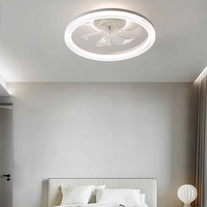Ventilador de techo de dormitorio LED de metal ligero simple cerca de la iluminación del techo