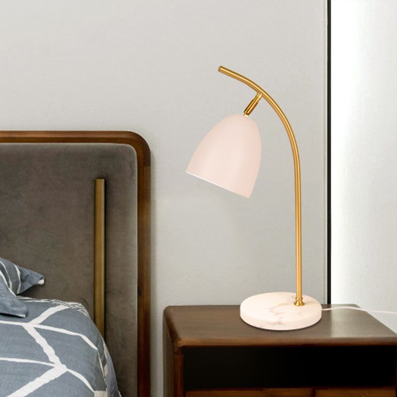 Modern 1 lamp nachttafellicht met metalen schaduw Wit/zwarte afwerking Bell Shape Desk Lamp