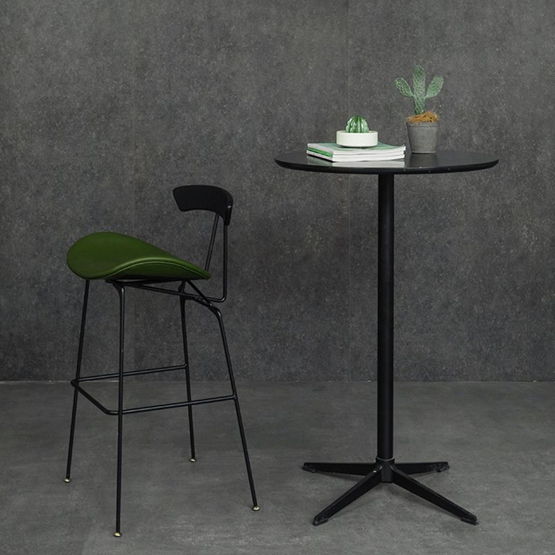 Taburete de bar de hierro negro, taburete de mostrador con respaldo bajo de estilo industrial con asiento de silla de montar
