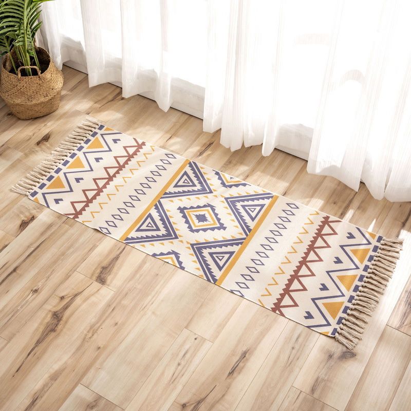 Nostalgia Tribal Pattern Tappe
