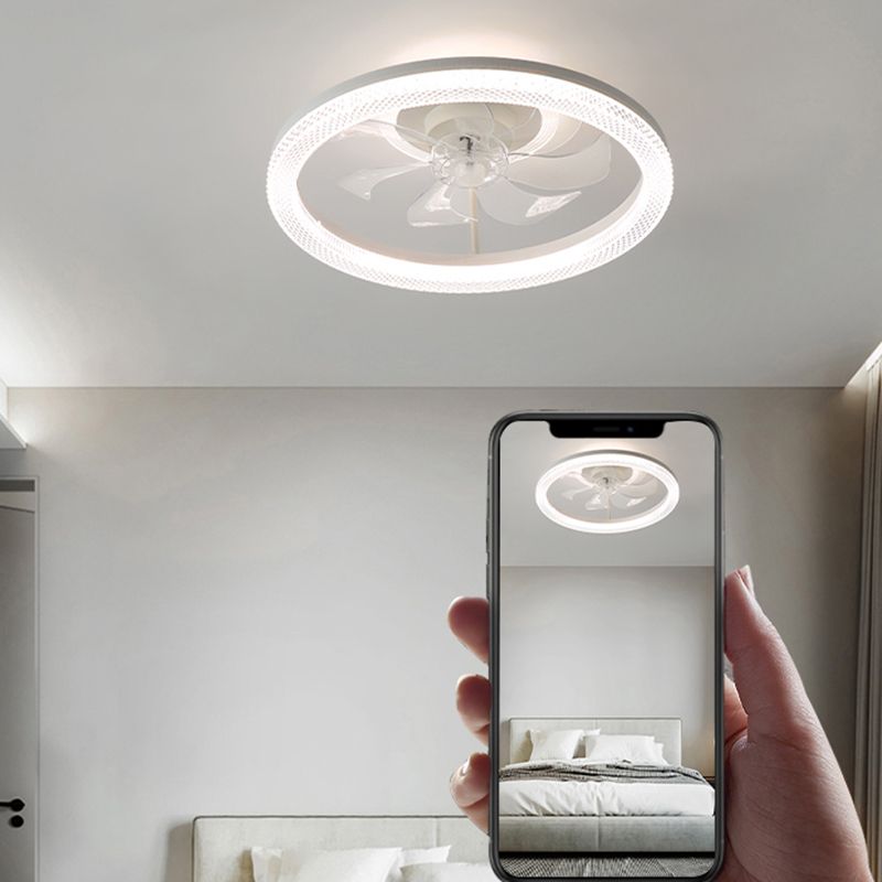 Ventilador de techo de dormitorio LED de metal ligero simple cerca de la iluminación del techo
