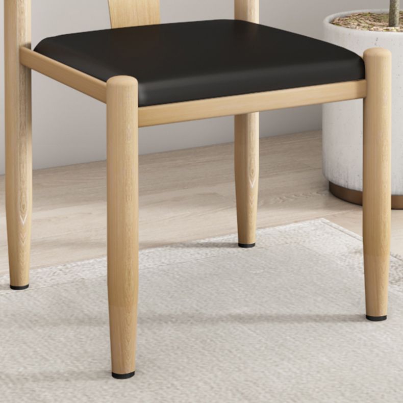 Chaises en métal de style contemporain