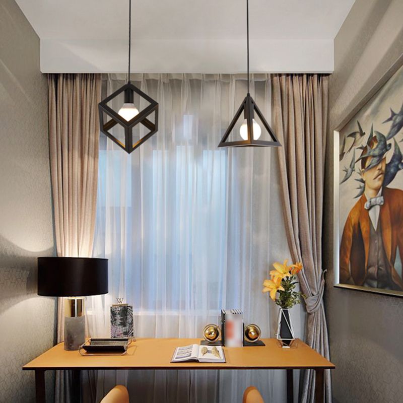 Lampada sospesa in metallo geometrico a pendente a sospensione.