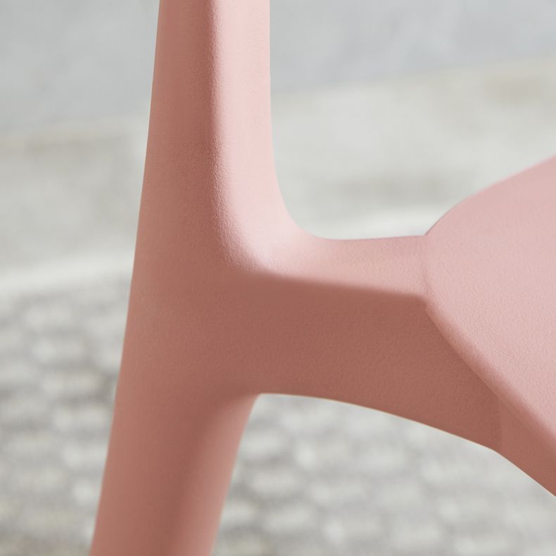 Chaise d'appoint en plastique contemporaine, empilable, sans accoudoirs, à dossier ouvert, pour salle à manger
