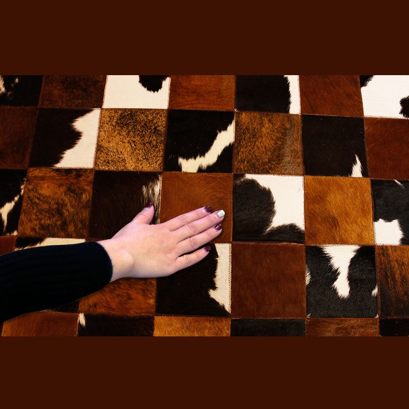 Simplicity Geometric Pattern Rug Retro Carpet Anti-Slip Cowhide Patchwork Carpet for Home Decor