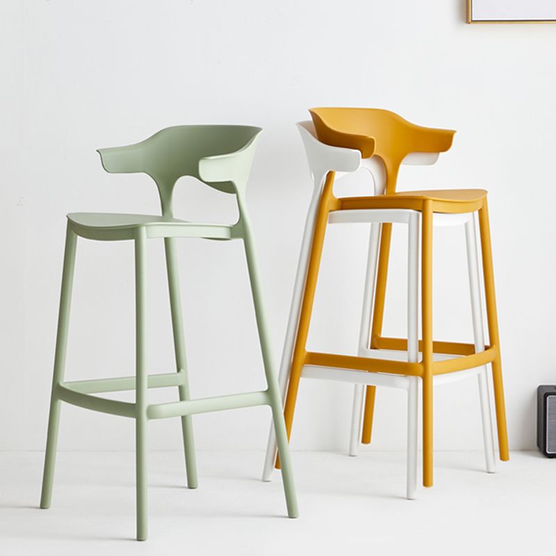 29-inch Modern Counter Bar Stool Armed Plastic Indoor Bar Stool with Footrest