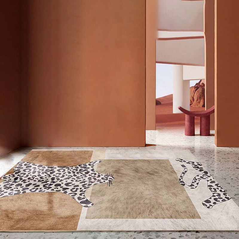 Brown Animal Print Rug Polyester Simple Rug Stain Resistant Rug for Home Decor