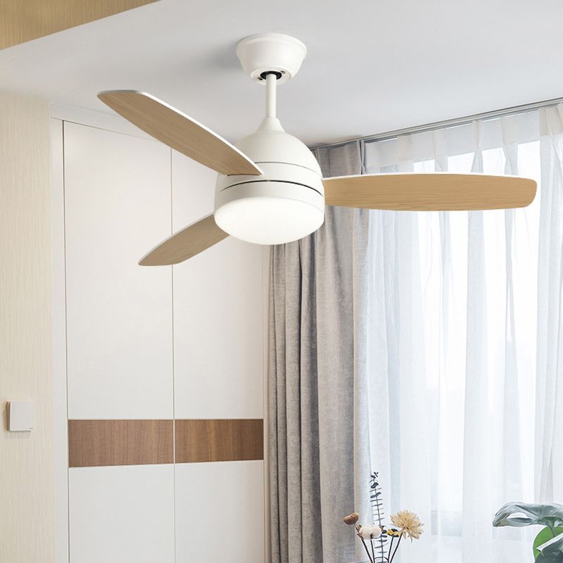 Weiß/schwarze LED Hanging Lüfter leichte modernistische Metallic Dome Semi Flush Mounted Lampe mit 3 Holzklingen, 42 "W.