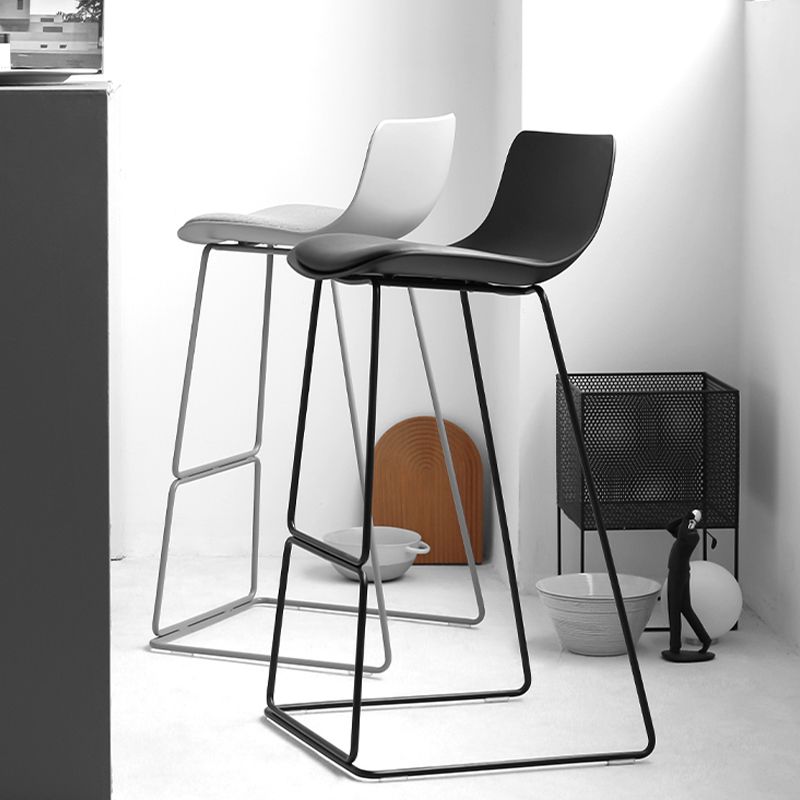 Industrial Indoor Armless Stool Plastic Bar Stool with Upholstered