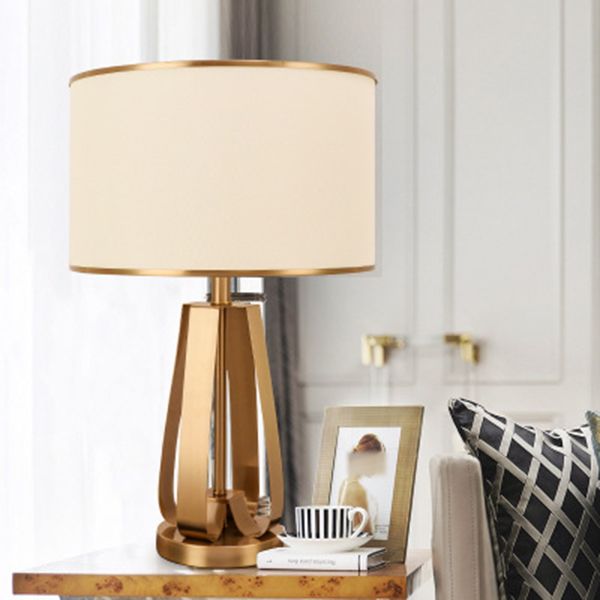 Goldene trommelförmige Tischlampe zeitgenössischer Metallnächte und Lampe für Schlafzimmer