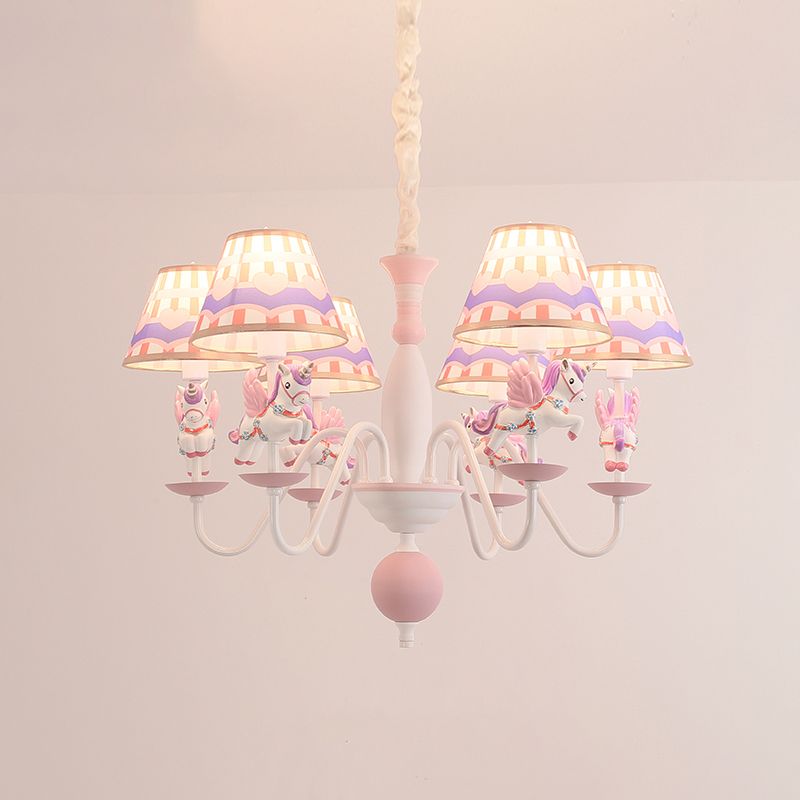 Dessin animé Flying Unicorn Chandelier Pendant Light Resin Nursery Light avec Empire Shade