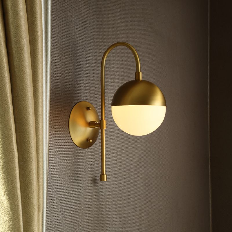 1 Light Unique Shape Wall Light Fixture Modern Wall Mounted Lighting in Gold