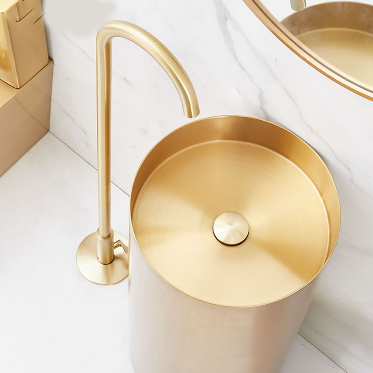 Contemporary Brass Freestanding Bathtub Faucet High Arc Bathtub Faucet