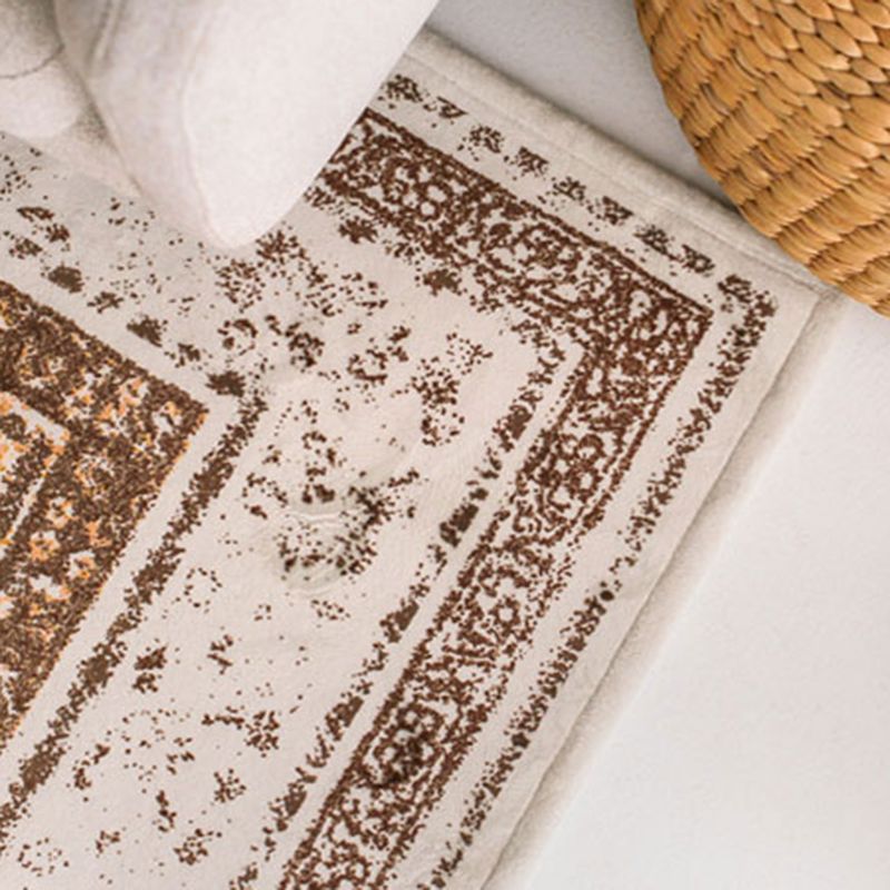 Light Brown Graphic Carpet Polyester Casual Carpet Washable Carpet for Home Decor