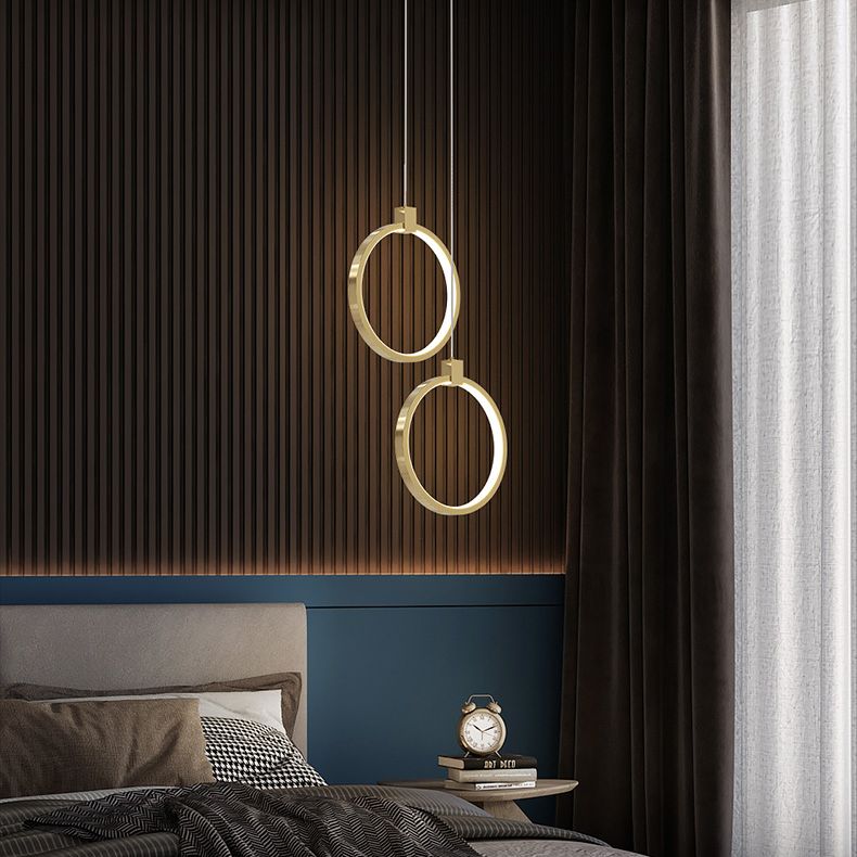 Camera da letto geometrica a sospensione a sospensione Luce in metallo LED minimalista Afferma del soffitto in oro