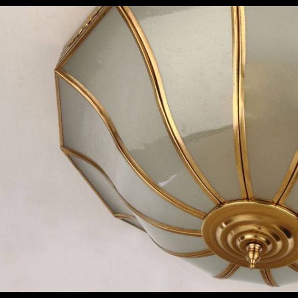 Traditionelle, schattierte, schattierte Flush-Montage-Leuchte Glas Flush Deckenleuchte in Brass