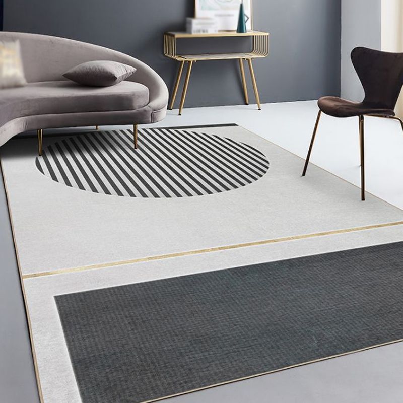 Creative Stripe Pattern Rug Black Minimalist Rug Chenille Pet Friendly Washable Non-Slip Area Rug for Bedroom