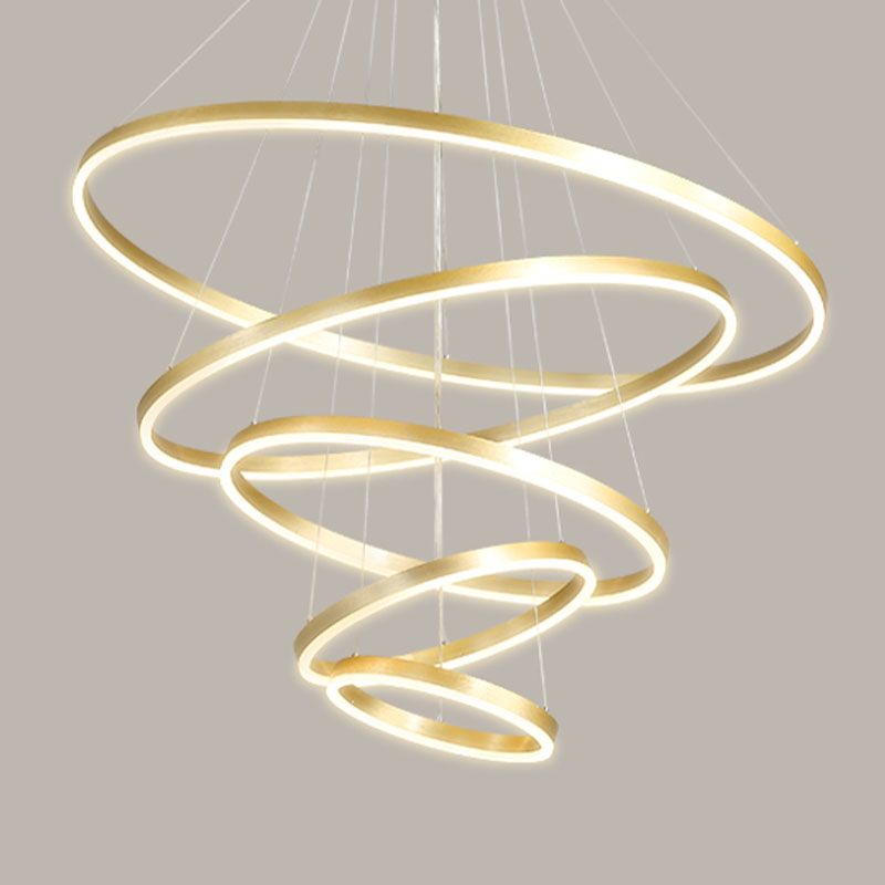 Lampada appesa a soffitto multistrato creativo con tonalità metallica per salotto