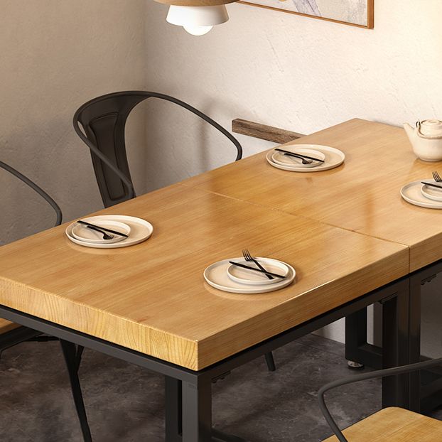 Mesa de comedor de madera maciza de estilo industrial Mesa cuadrada marrón con base de metal para comedor