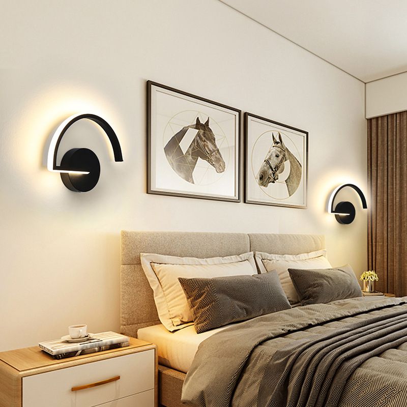 Modern Style Metallic Wall Light Linear LED Wall Light Sconce for Bedroom