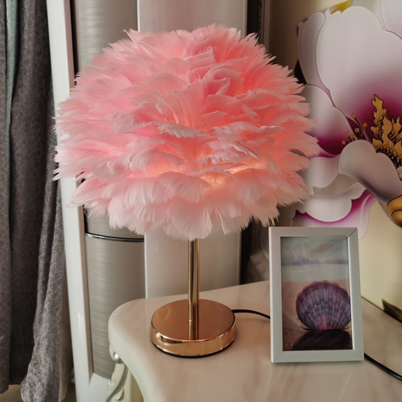 Aménagement d'éclairage de bureau de style contemporain lampe de bureau de plumes créatives pour chambre à coucher